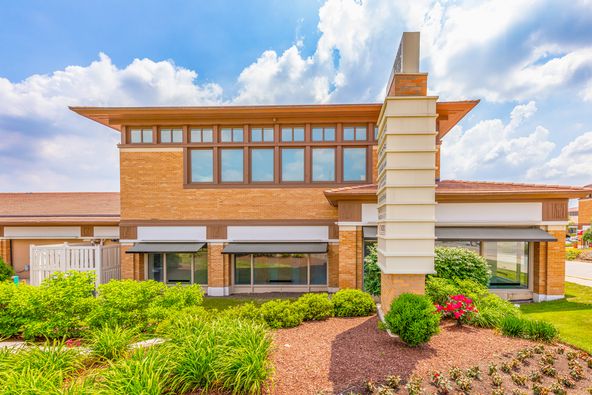 Town Square Wheaton: 55 E Loop Rd, Wheaton, IL 60189